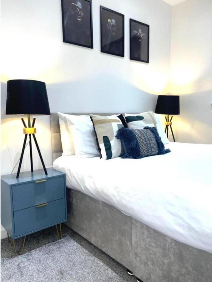 Novanest Lovely Two Bedroom * Liverpool